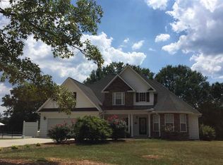 110 Little Country Ln, Westminster, SC 29693