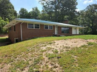 124 Lookout Point Rd, Whittier, NC 28789
