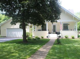 90 N Oak St, Crystal Lake, IL 60014