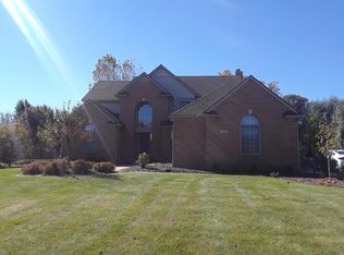 3733 Inverness Dr, Rochester, MI 48306