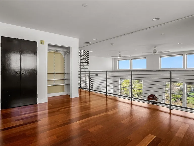 10 Ocean Ave #414 — Photo 15