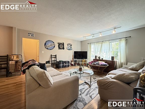 3rd image of 190 Lake Shore Rd APT 1