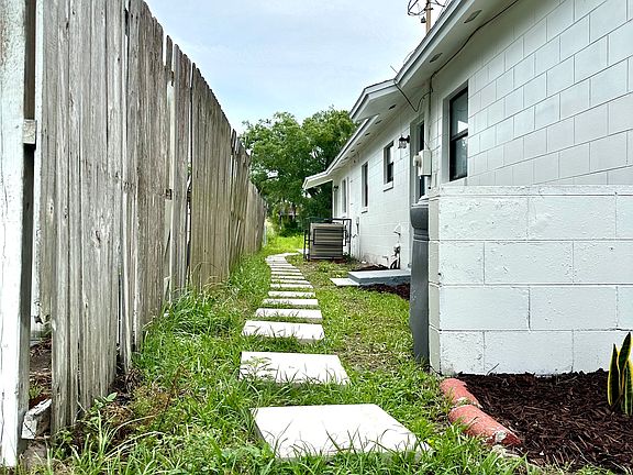 2nd image of 1715 Roosevelt Ave #A