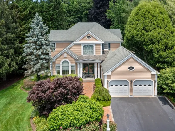 19 Meadow Ln, Manhasset, NY 11030