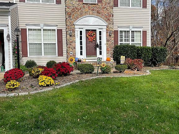 3rd image of 5884 Fincastle Dr
