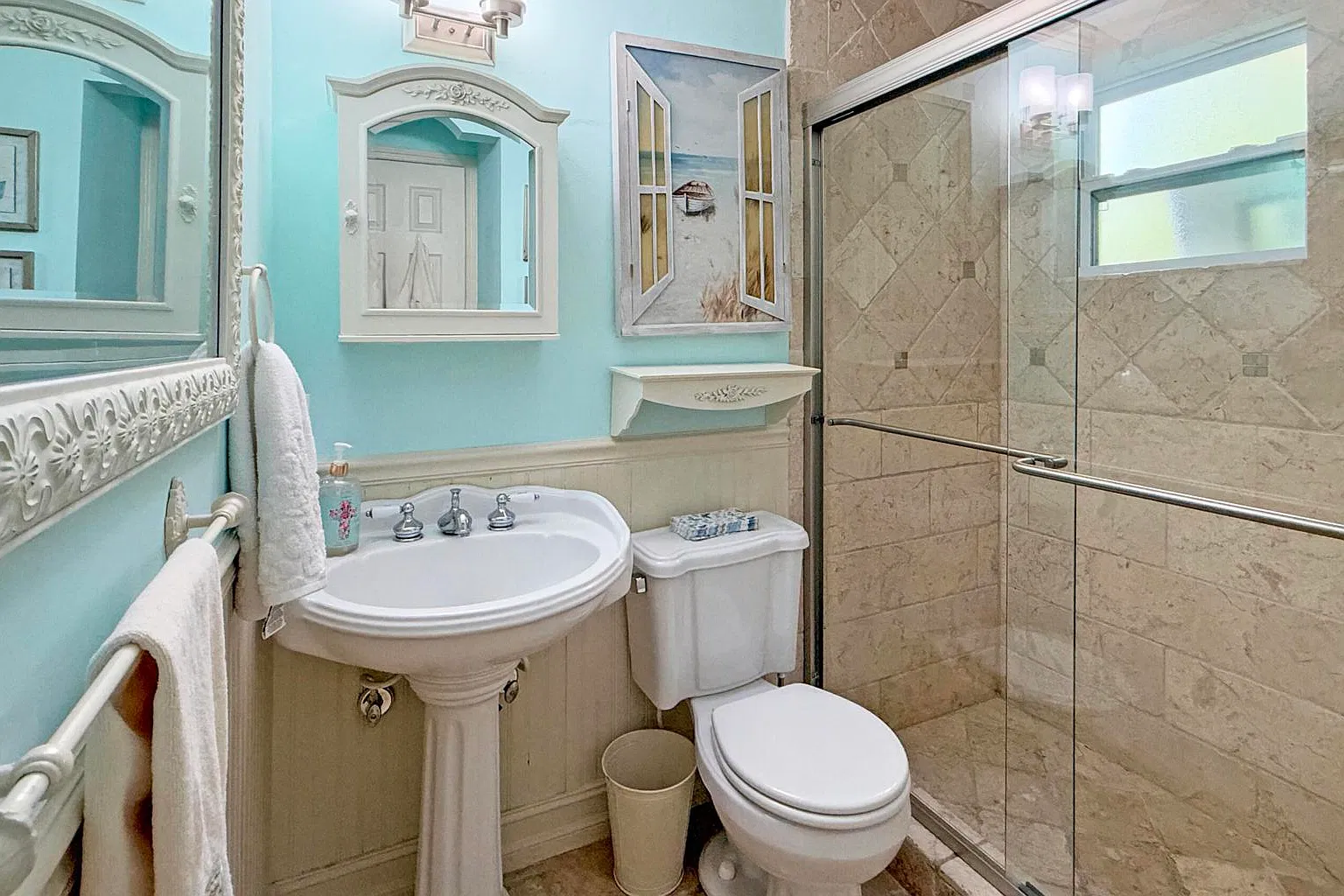 4 bed, 3.0 bath, 1632 sqft, $6,900 — Photo 3