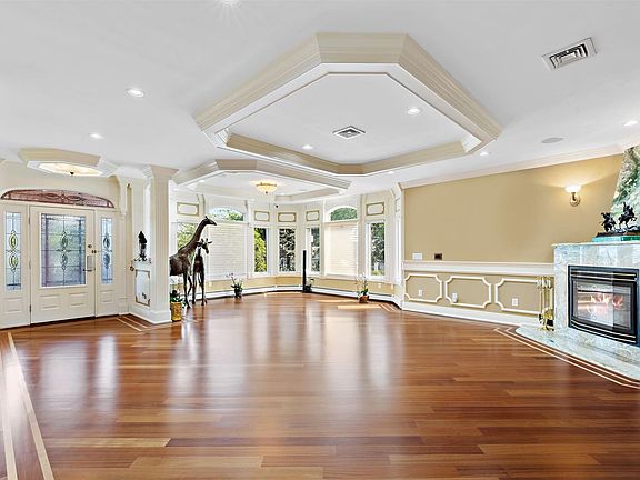5th image of 37 Lincoln Ave #A