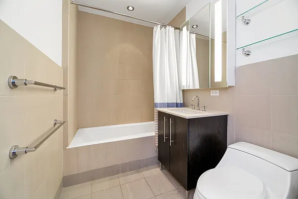 Rented by R New York | media 10