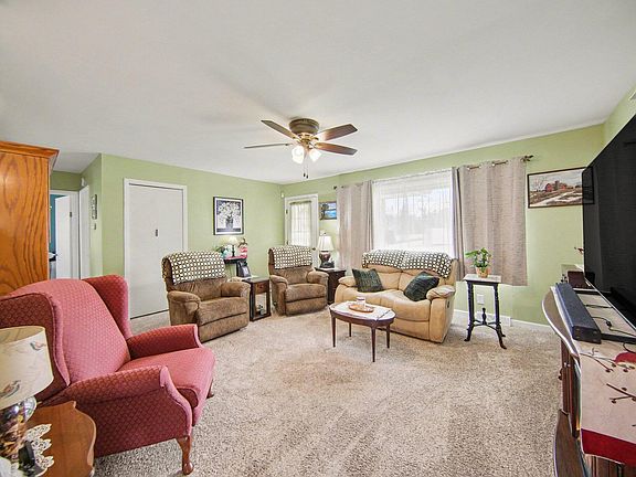 5th image of 302 Hillsdale St