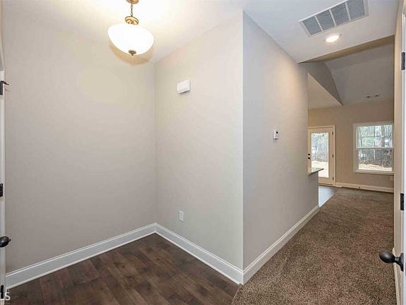 4th image of 213 Glacier Ct