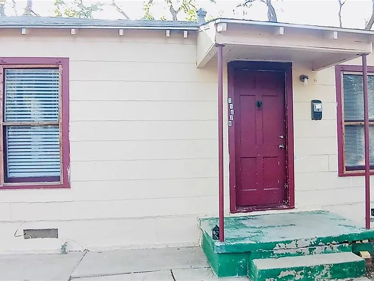 4902 Caswell Ave #B — Photo 1