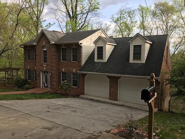 1st image of 845 Woods End Ln