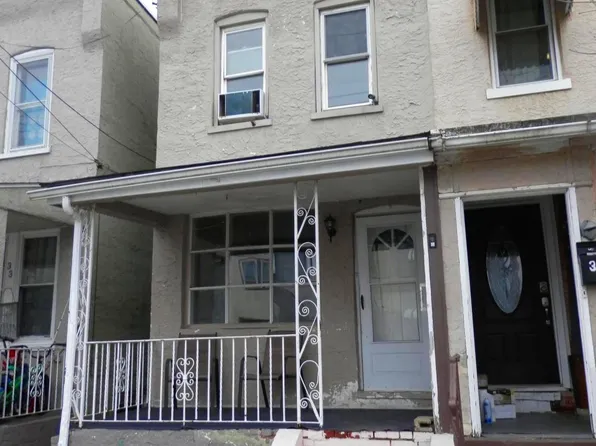 35 W 3rd St, Marcus Hook, PA 19061