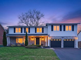 1235 Appleford Ln, Burlington, ON L7P 3M1