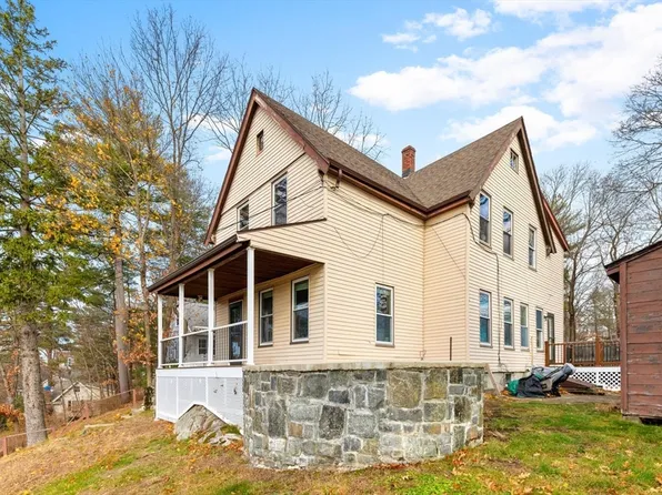 32 Pine St, Wakefield, MA 01880