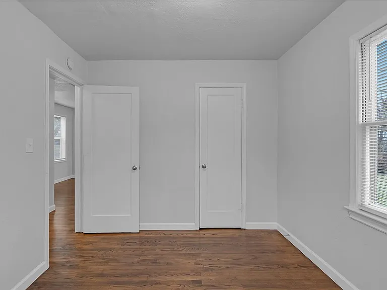 1439 N Olympia Ave — Photo 22