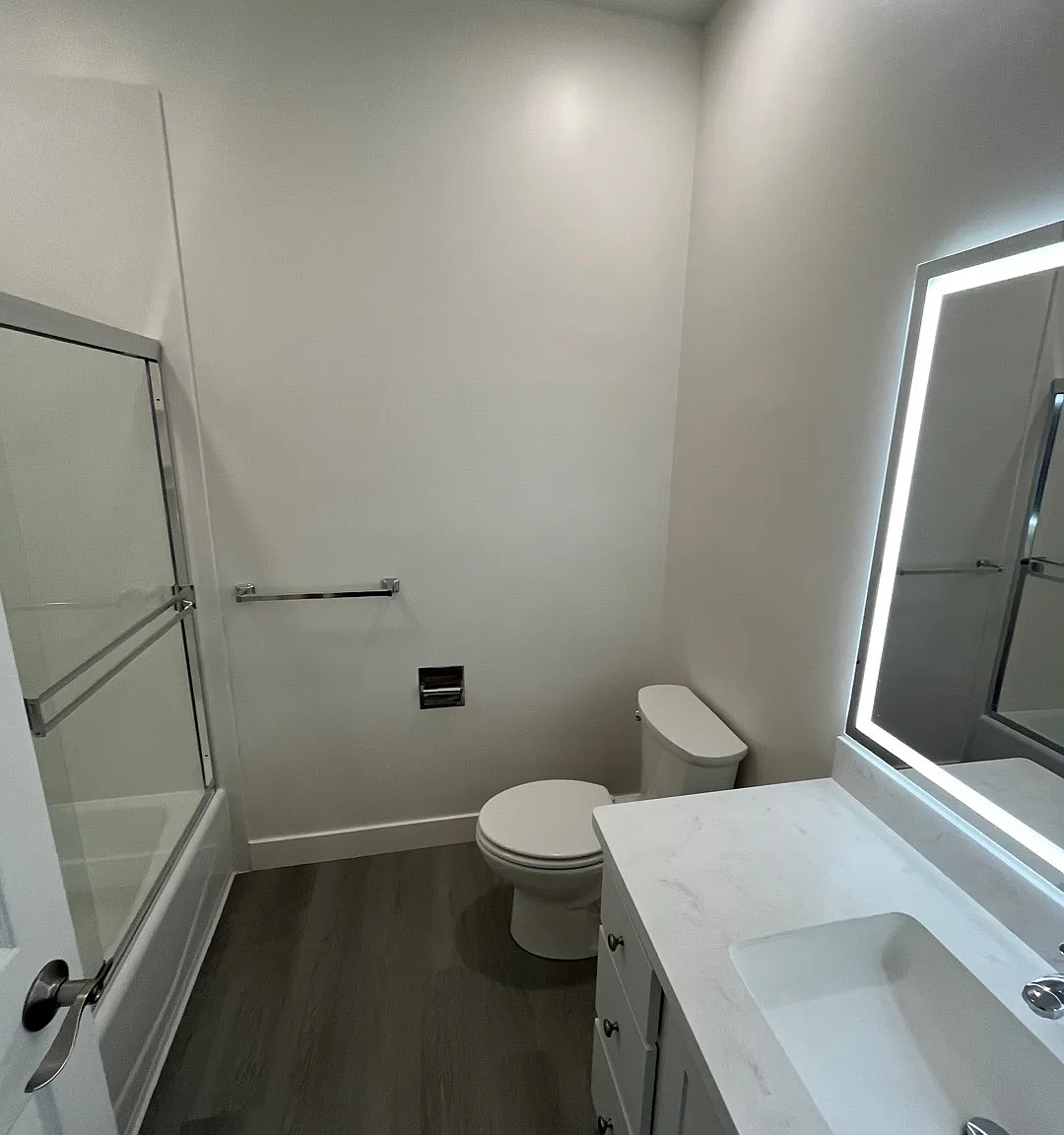 2 bed, $5,595 — Photo 2