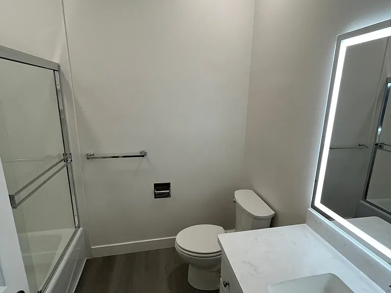 650 S Eliseo Dr — Photo 2