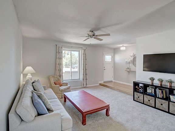 5th image of 2861 E North Ln