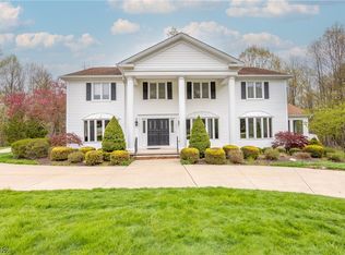 989 Hillcreek Ln, Gates Mills, OH