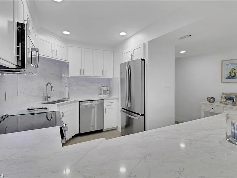 1 Bluebill Ave #410 — Photo 11