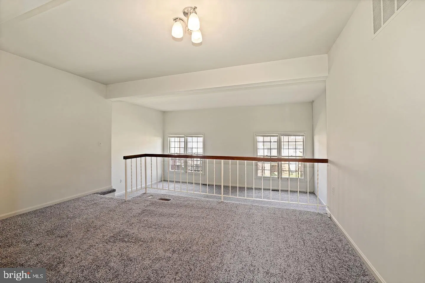 3 bed, 4.0 bath, 1878 sqft, $3,150 — Photo 4
