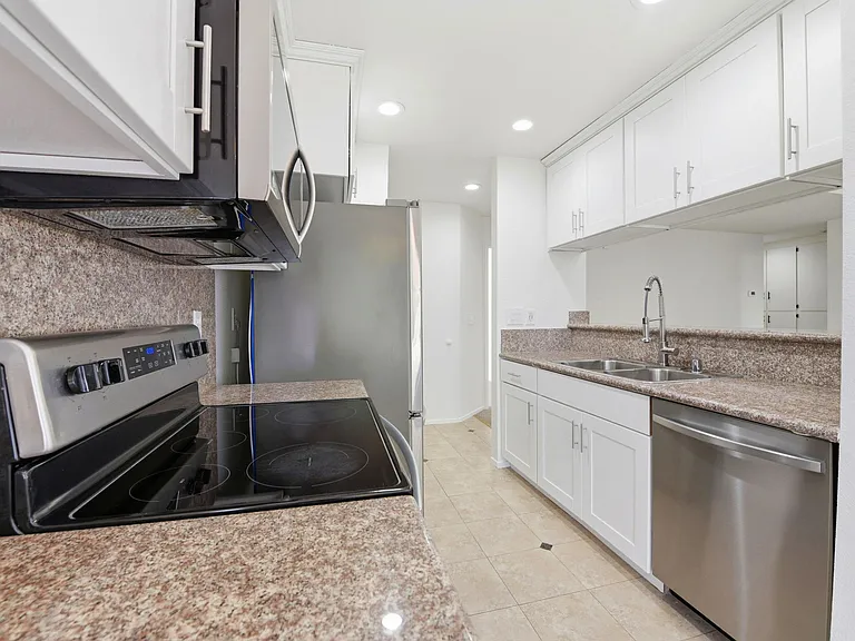 935 Cherry Glen Cir #219 — Photo 32