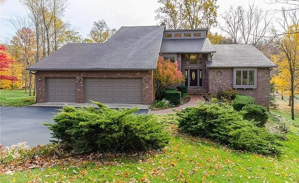 8639 Bay Colony Dr photo 1