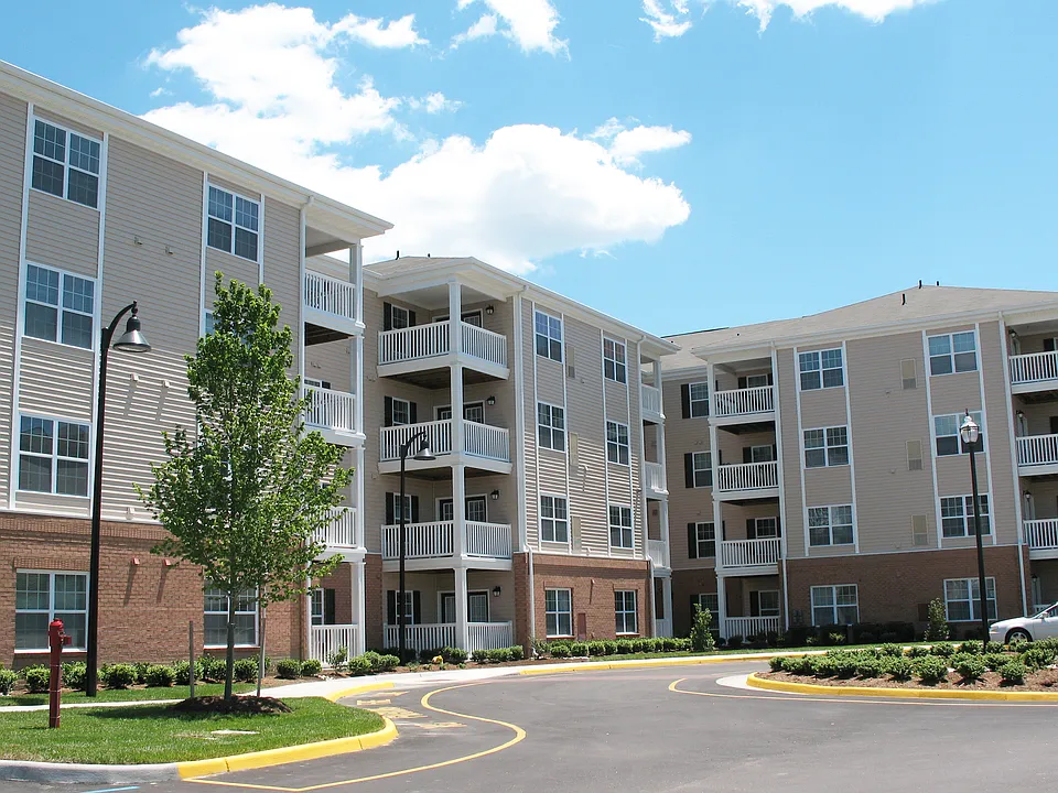Somerset Pointe Apartments