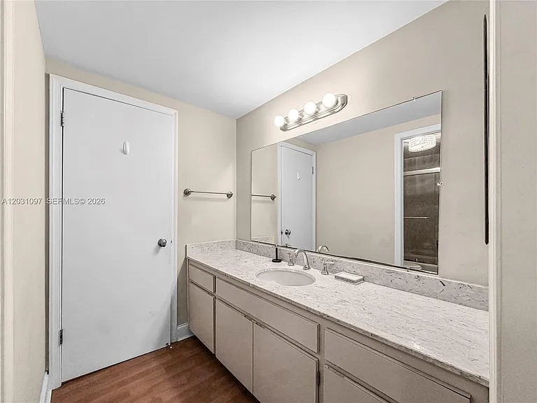 1800 NE 114th St #1607 — Photo 21
