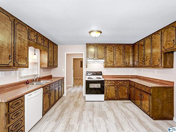 3rd image of 295 Charity Ln
