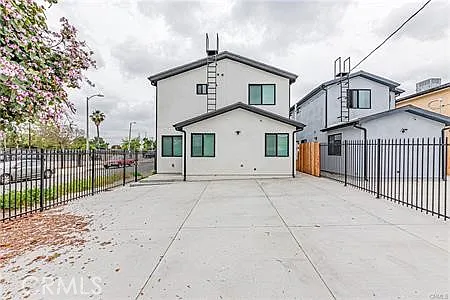 10424 Graham Ave — Photo 17