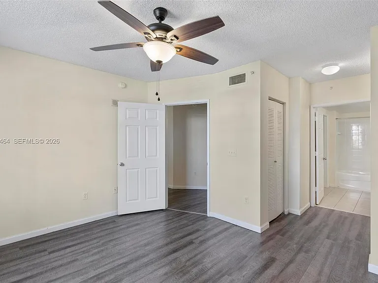 1919 Van Buren St #417A — Photo 18