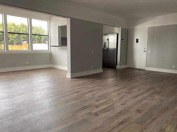 4th image of 606 Parkman Ave #2