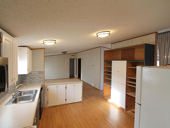 4th image of 906 W Anderson Ave NW