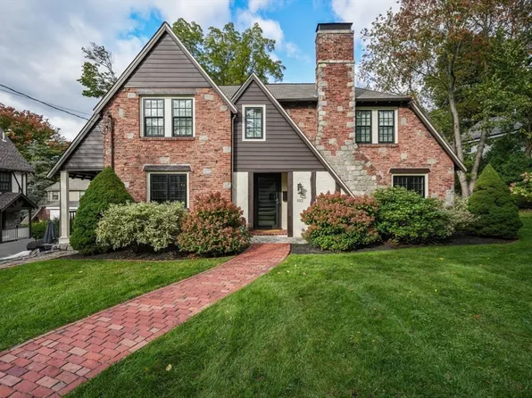 103 Cabot St, Newton, MA 02458