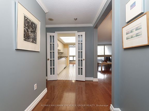 5th image of 5 Kenneth Ave #405