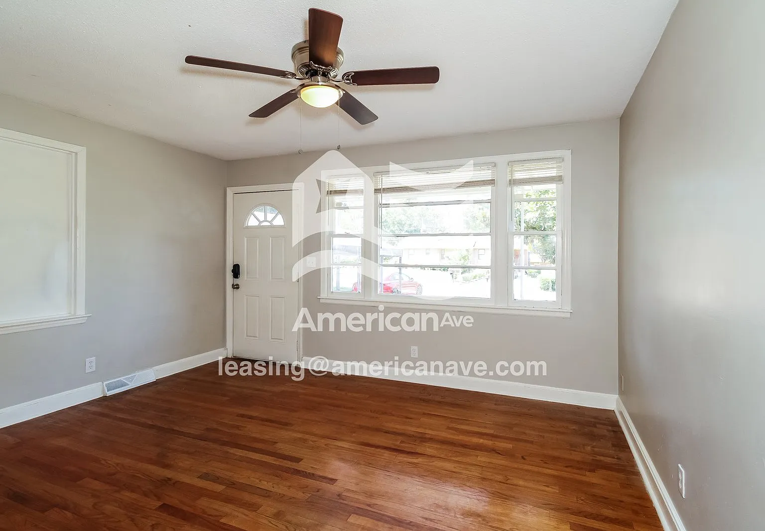 3 bed, 1.0 bath, 1176 sqft, $1,263 — Photo 4