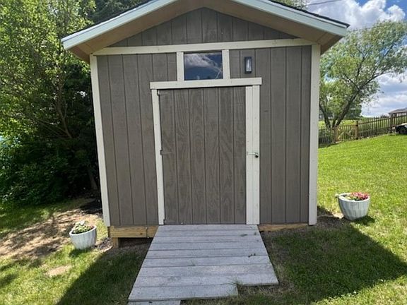 4th image of 1811 Beaver Lake Blvd