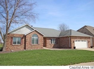 7312 Wentworth Dr, Springfield, IL 62711