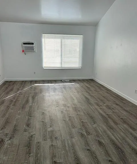 Unit Photo