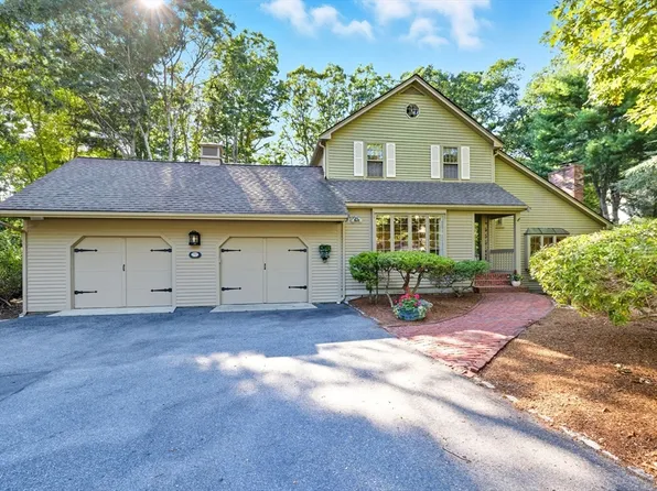 97 Alder Ln, North Falmouth, MA 02556