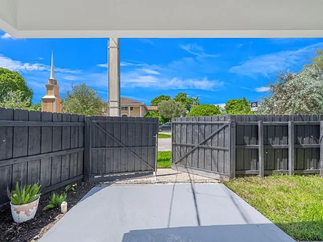 3262 Pierce St — Photo 11