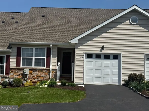 317 Jefferson Ct, Royersford, PA 19468