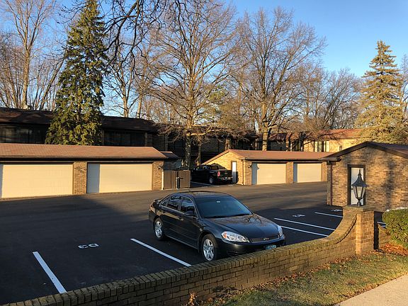 4th image of 6536 Woodhall Dr
