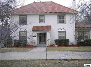 3220 SW 17th St, Topeka, KS 66604