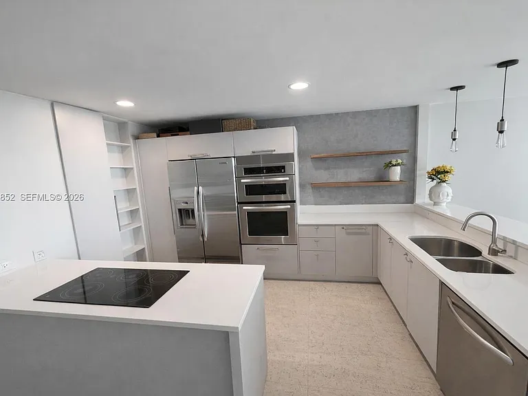 2950 NE 188th St #406 — Photo 7