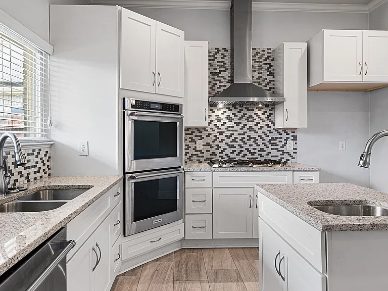 8406 Willowbrook Dr — Photo 9