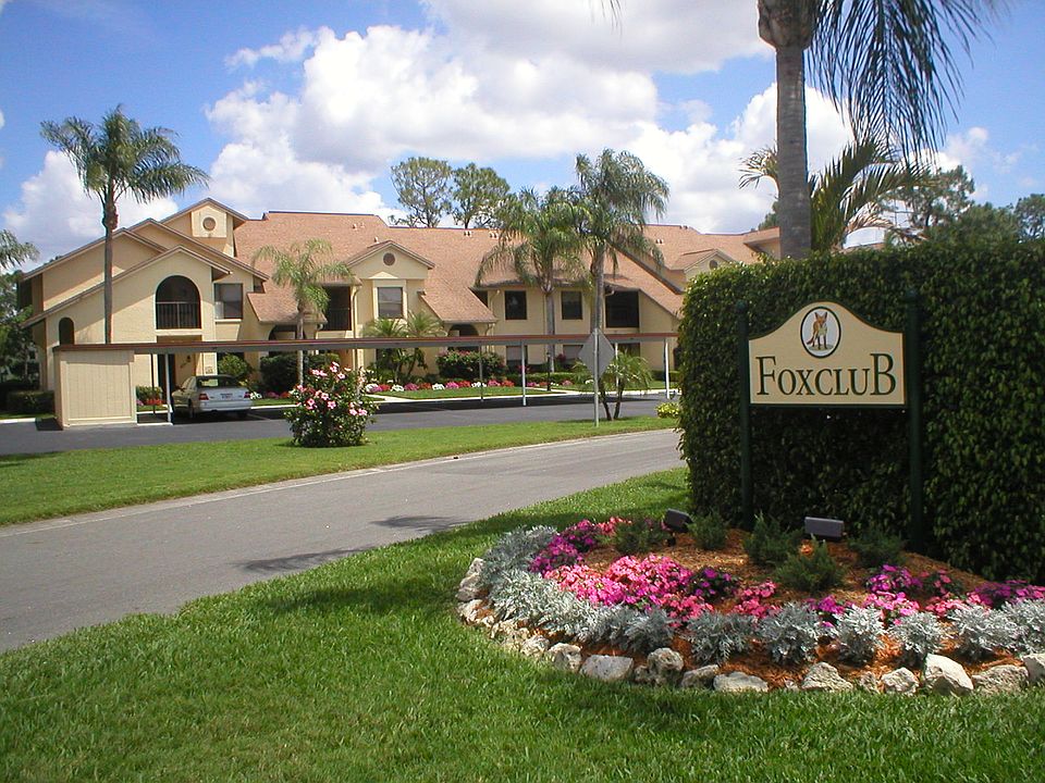 1st image of 210 Fox Glen Dr