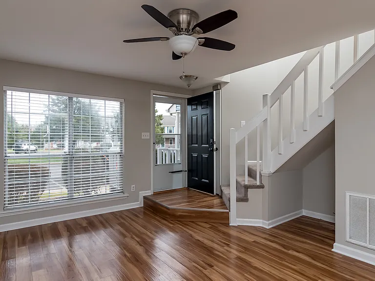 8212 Circle Tree Ln — Photo 5